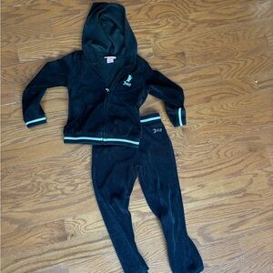 Juicy Couture toddler Black Kids Jogger Set 5T